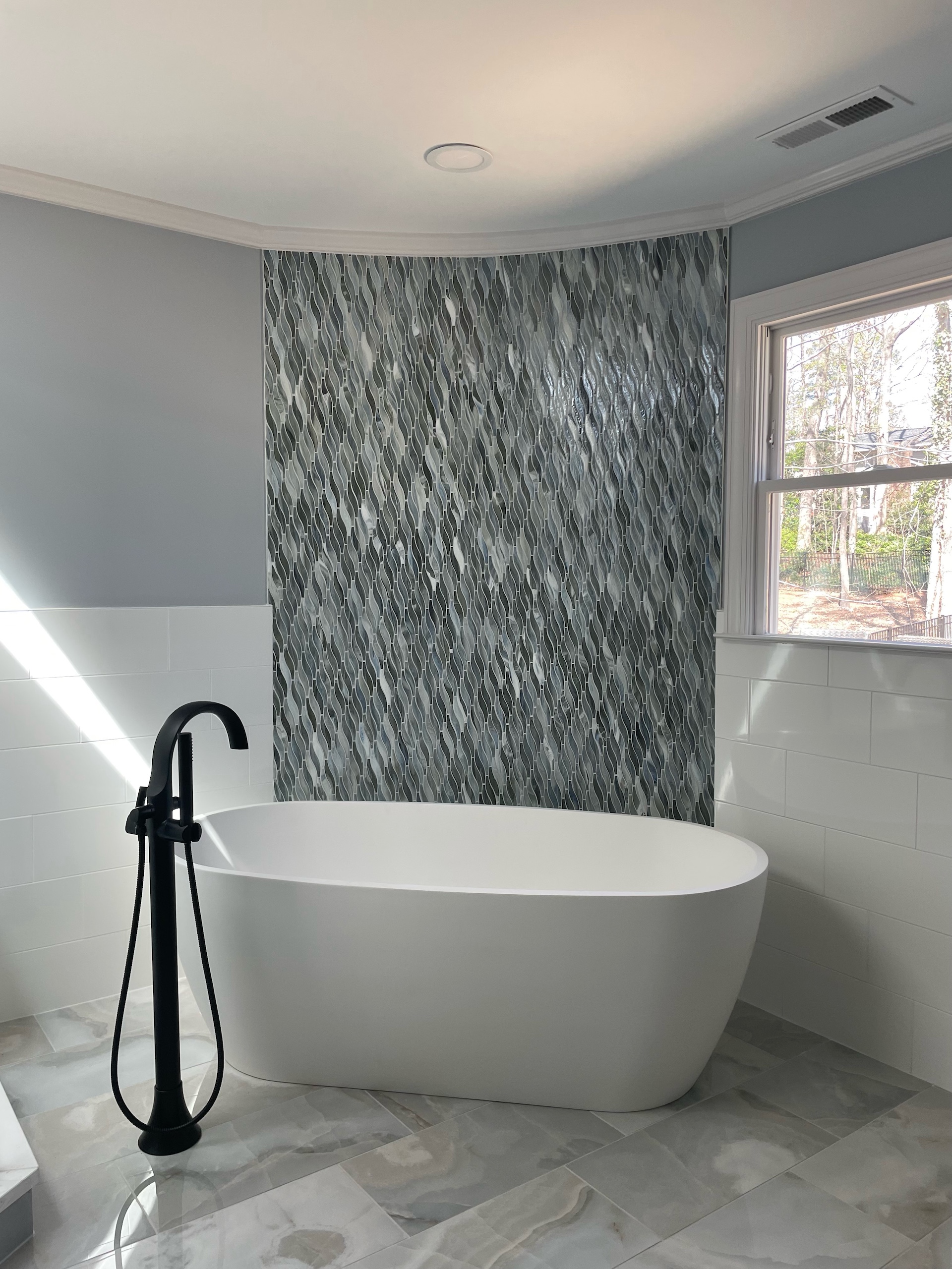 master bathroom bathtub wall